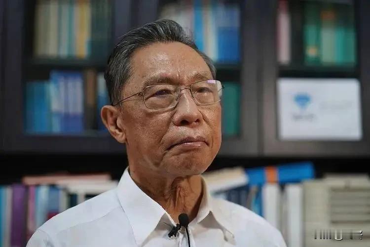 甲流毒株暴增！钟南山紧急提醒：萝卜白菜先停吃，这3样才是免疫“神器”最近刷朋友