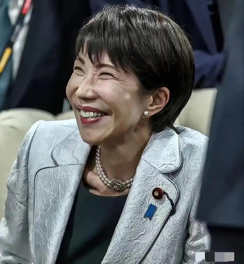 *折腾了一大圈的高市，终于意识到玩过火了。眼见中国的对日新称谓才用了三天，日本民
