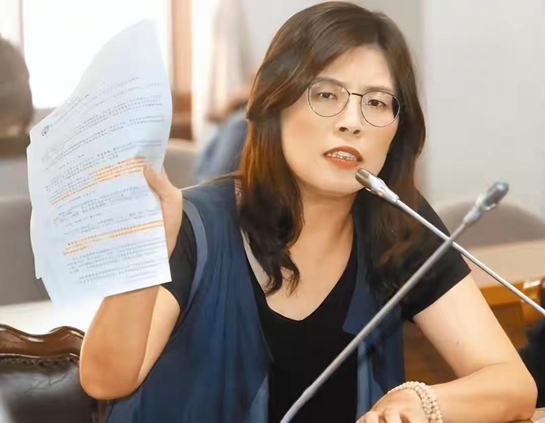 把郑丽的“亲人”称为“敌人”，那就消灭他1月29日，针对国民党主席郑丽文称“