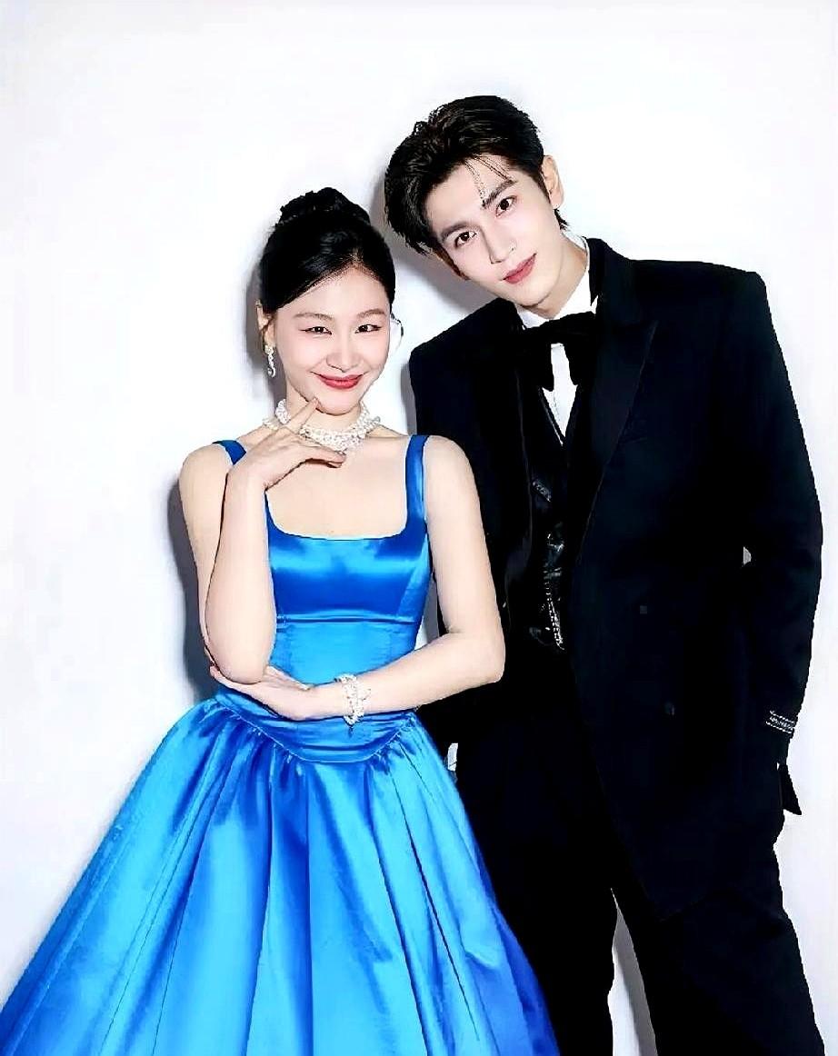 娱乐圈里最奢侈的，可能不是资源，而是安心。别人上综艺是工作，但张凌赫和金婧同