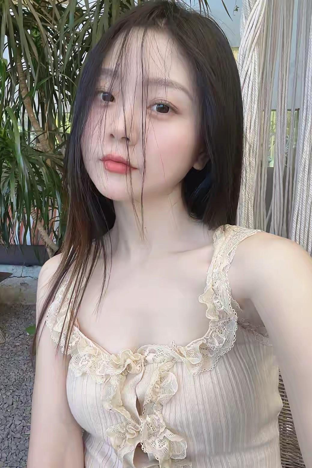 夏日清新穿搭，蕾丝吊带裙，甜美少女心女生怎么搭配服装才能又酷又美为什么大龄剩女