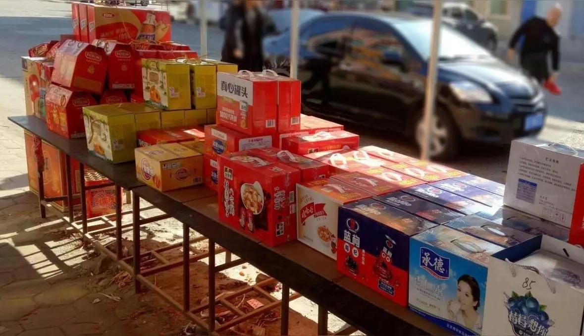 女子吐槽：“看到嫂子发朋友圈：今天回娘家啦！我一看拿的东西全都是我买的！感情是把