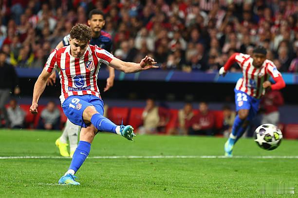 马竞1比1阿森纳等到次回合阿尔瓦雷斯来到酋长球场，阿森纳球迷的心态就更复杂了。