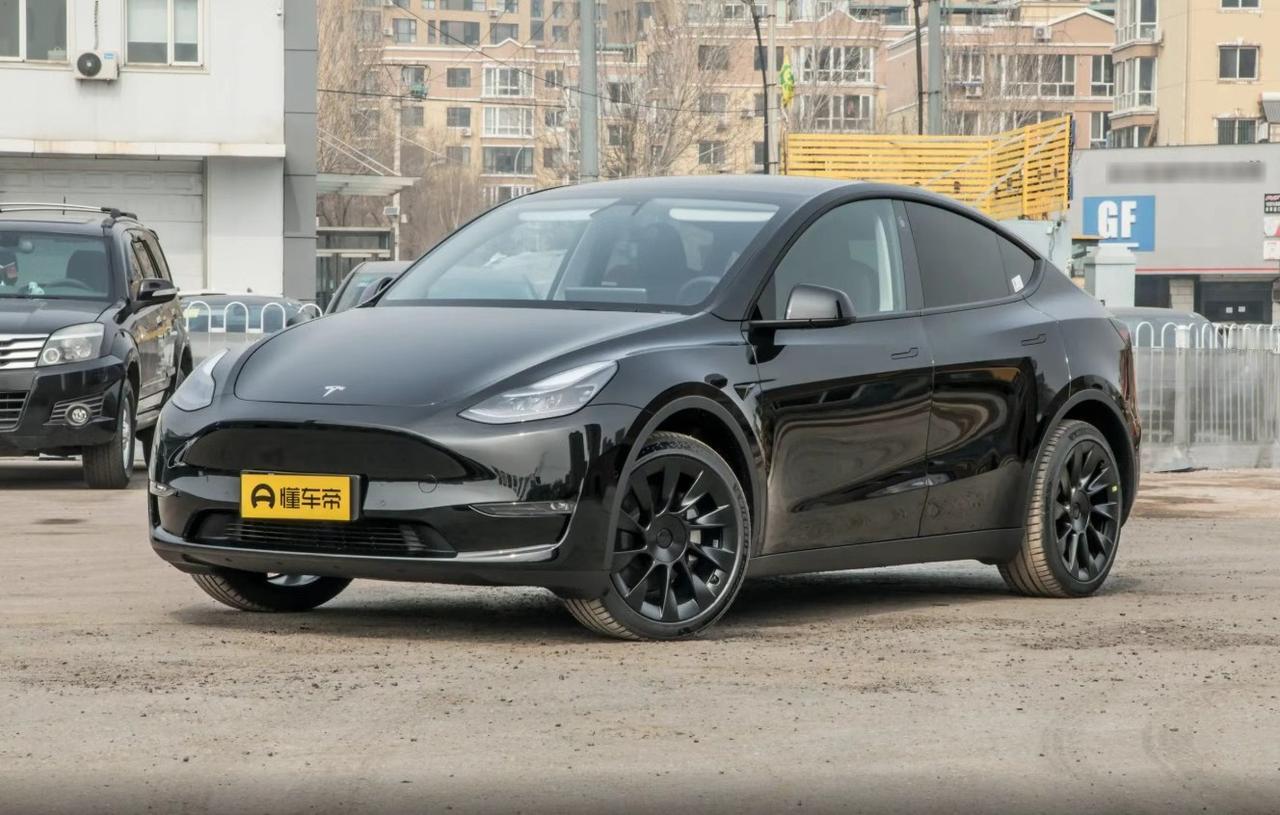最近后台老有朋友私信我：“15万出头能拿下一台ModelY，是不是捡到宝了？”