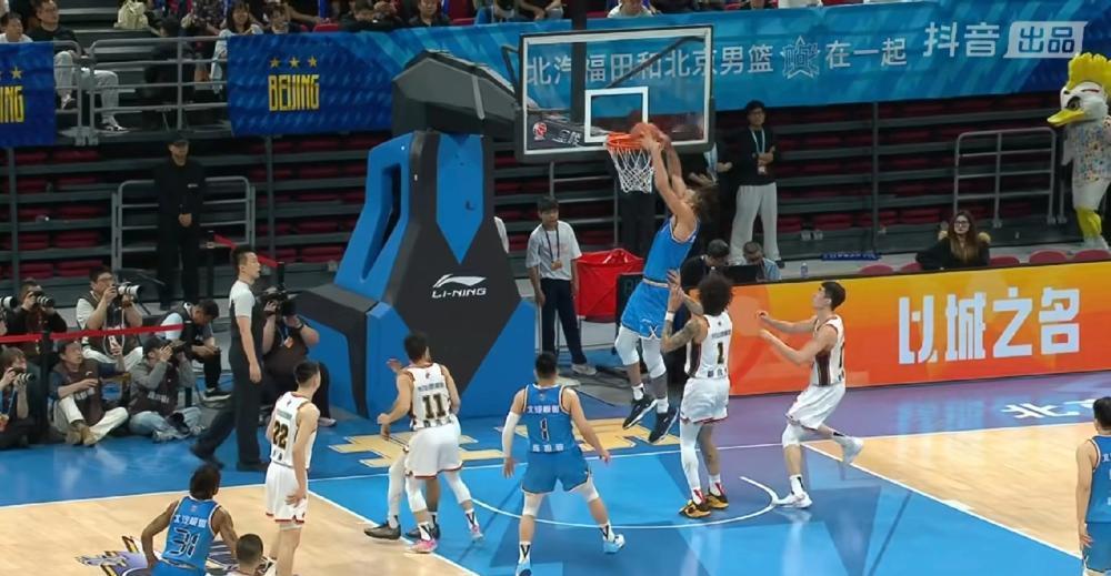 别被50分大胜骗了，北京队这冠军梦，杨鸣一句话就给戳破了，4月24号晚上的北京主