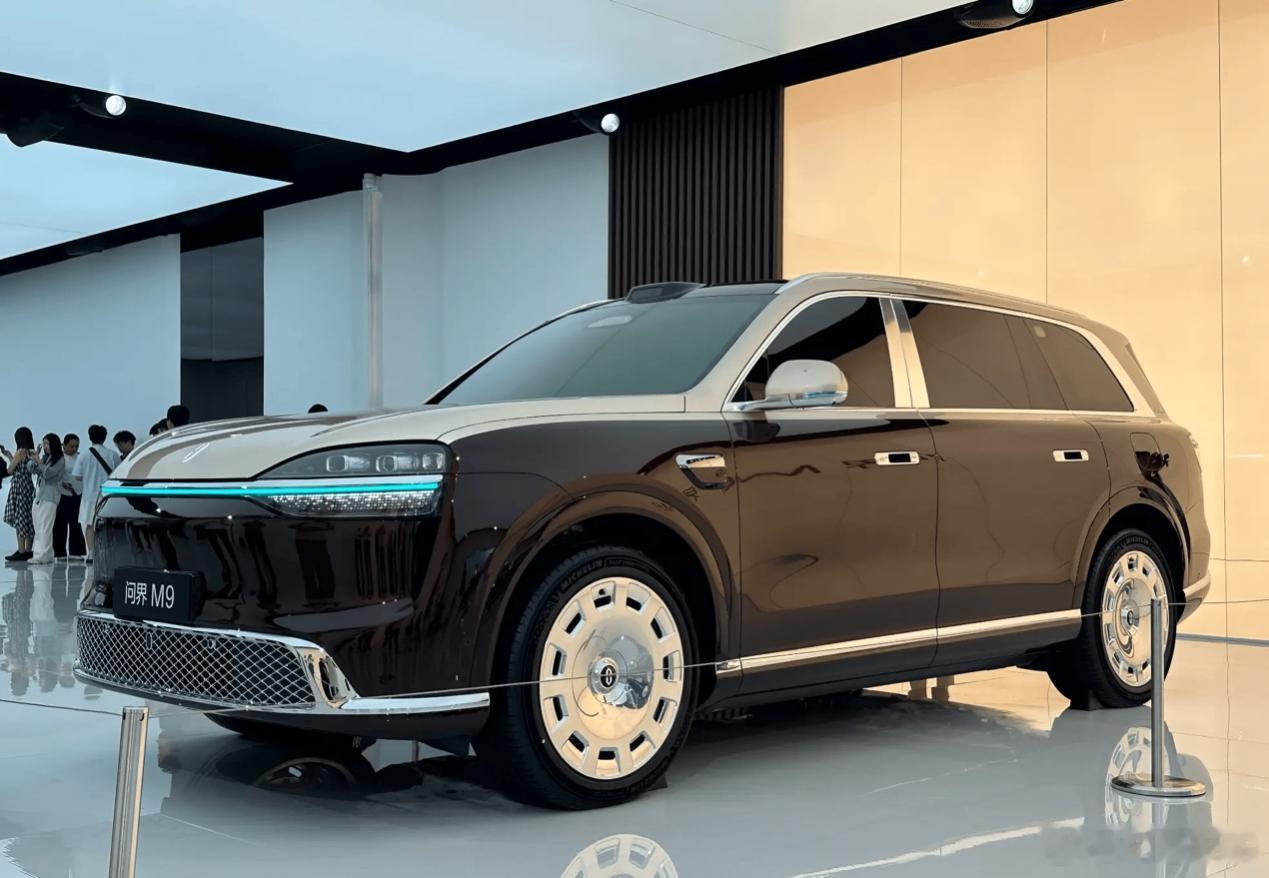 极氪9X的销冠，让问界M9连抢3个月了问界前两天发文称，全新一代问界M9连续3个