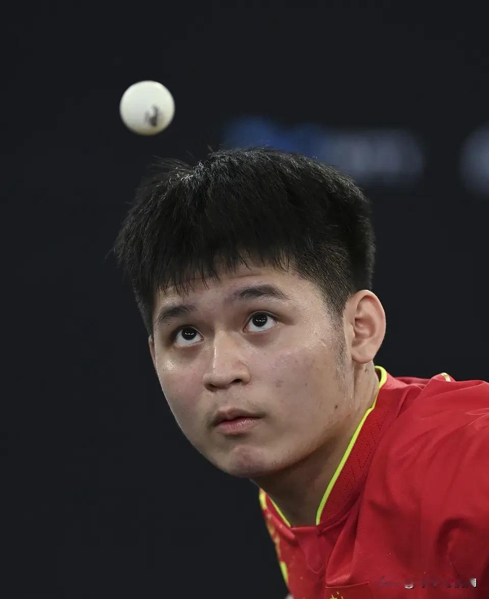 看了向鹏对林诗栋的比赛，我心凉半截。真是没想到，林诗栋赢向鹏这么轻松，简直就是