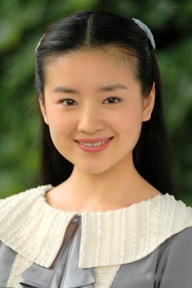 年轻真好……董洁年轻的时候，真是清纯。人生如戏，戏如人生，感觉仿佛就在昨