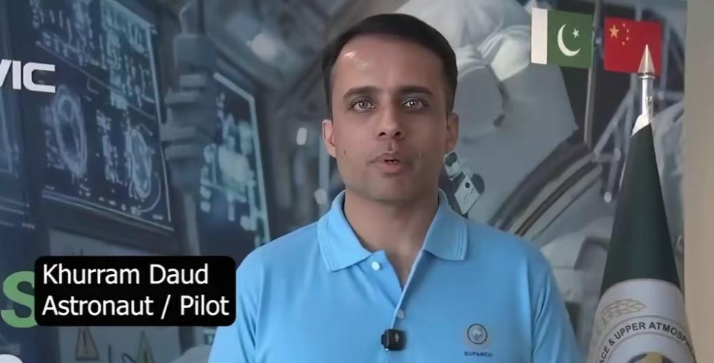 🐼4月23日的伊斯兰堡，巴基斯坦总理夏巴兹·谢里夫正在会见两位特殊的客人，