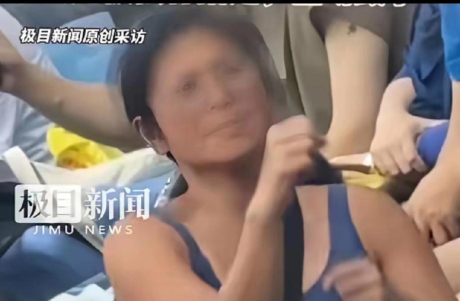 关于“网球姐”，网友们又找到了更多的信息!46岁的谢某某在看台上尖叫不停，硬