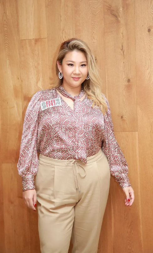 原来肥姐在生前早就给郑欣宜留好了退路，欣宜20岁的时候肥姐就去世了，临走前设立信