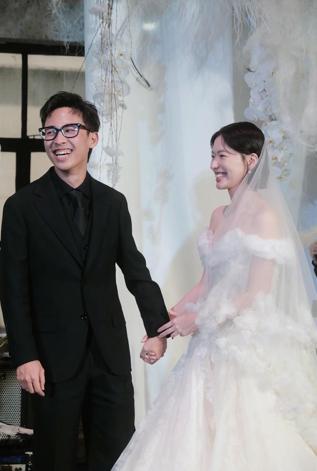 结婚了，老公是自己的“好哥们”，2月3日，歌手池文慧在网上晒喜讯，说自己