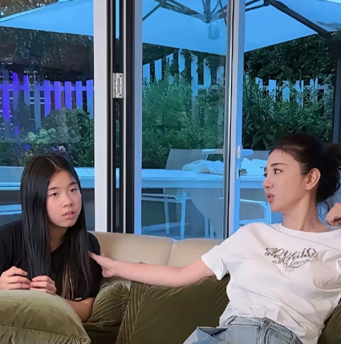 黄奕的教训，所有女人都要记住！不管对方是不是家里有矿，手里有钱，漂亮的女生一