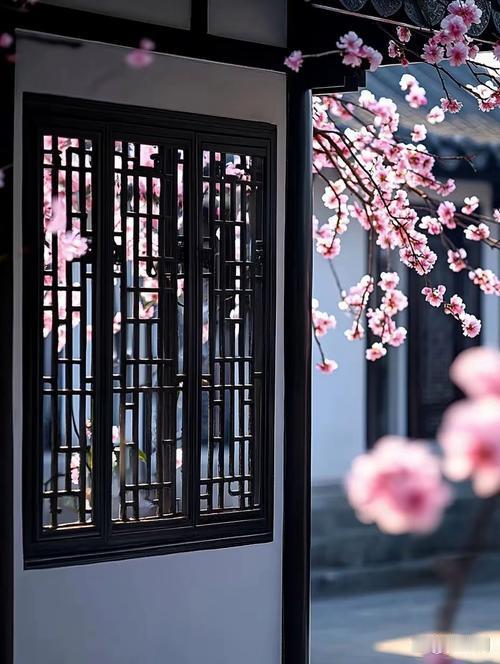 鹊桥仙.旧愫老街浮隐，恍如昨日，频梦檐香花影。弄堂曲径暮炊烟，小屋