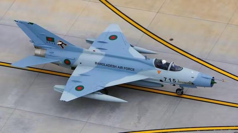 孟加拉国媒体报道：首批飞行团队将进驻巴基斯坦穆沙夫基地、卡姆拉航空综合体，前者将