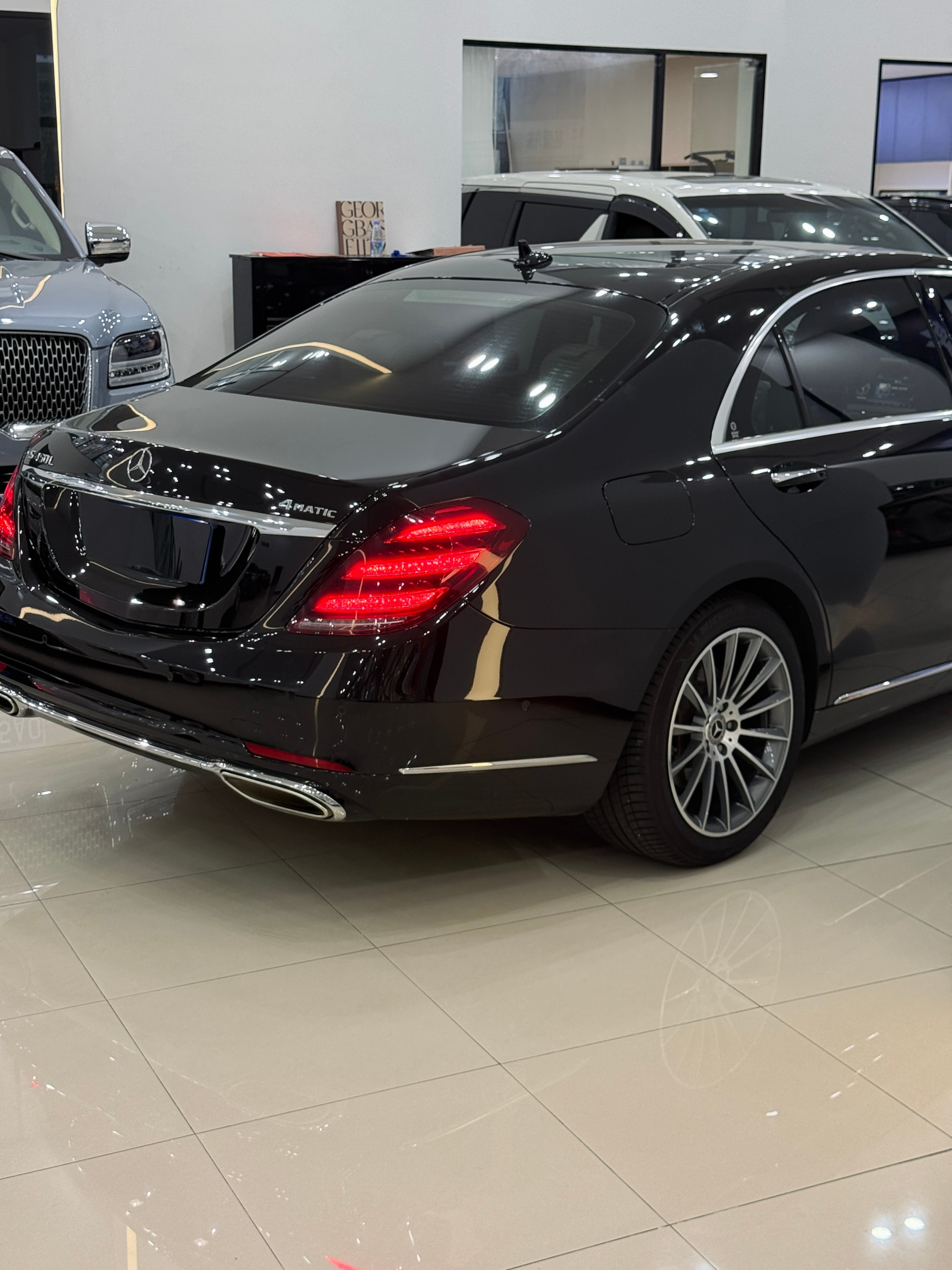 还在纠结二手奔驰S级怎么选？听我一句劝：选米色内饰的S350L，绝对不亏！W22