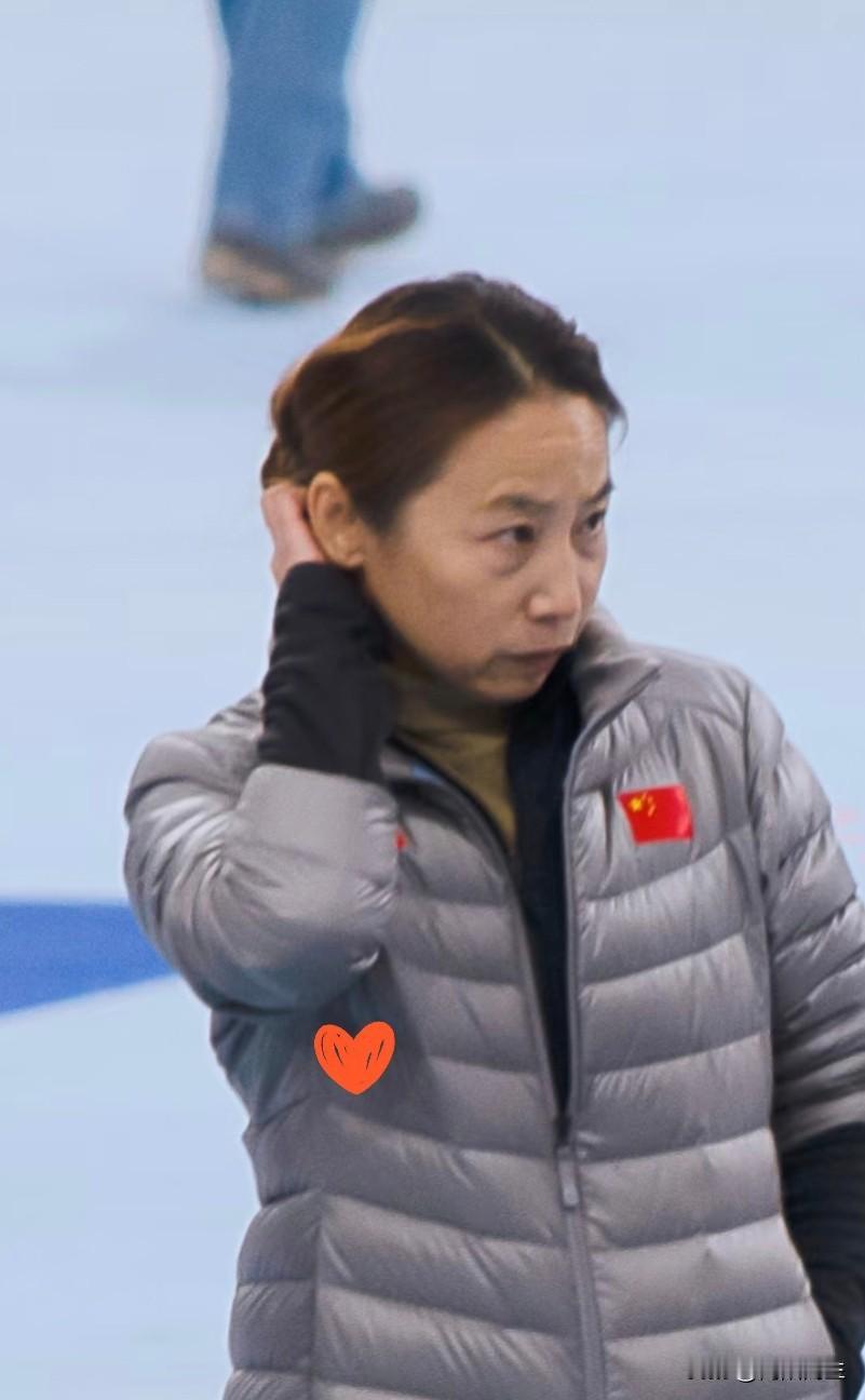 中国速度滑冰的女教练李琰，真的太了不起了。教练就是开端，就是起点，有好教