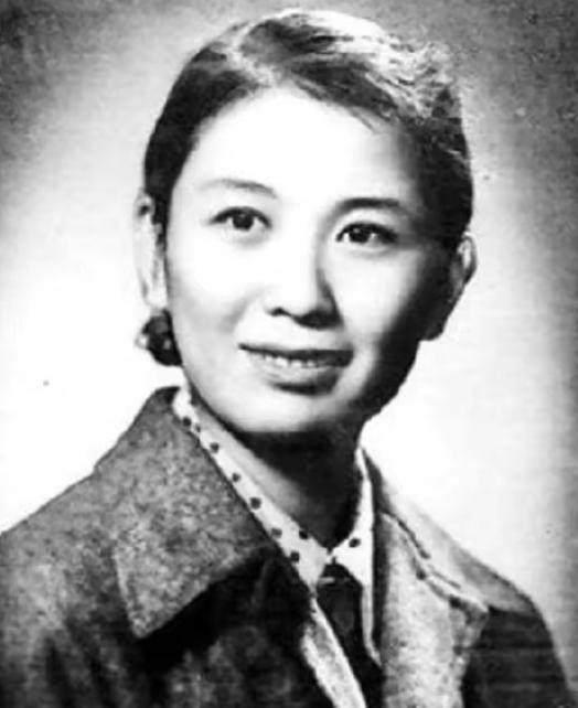 1937年，西路军政治部主任张琴秋遭俘虏，马家军旅长问她是不是张琴秋。张琴秋想了