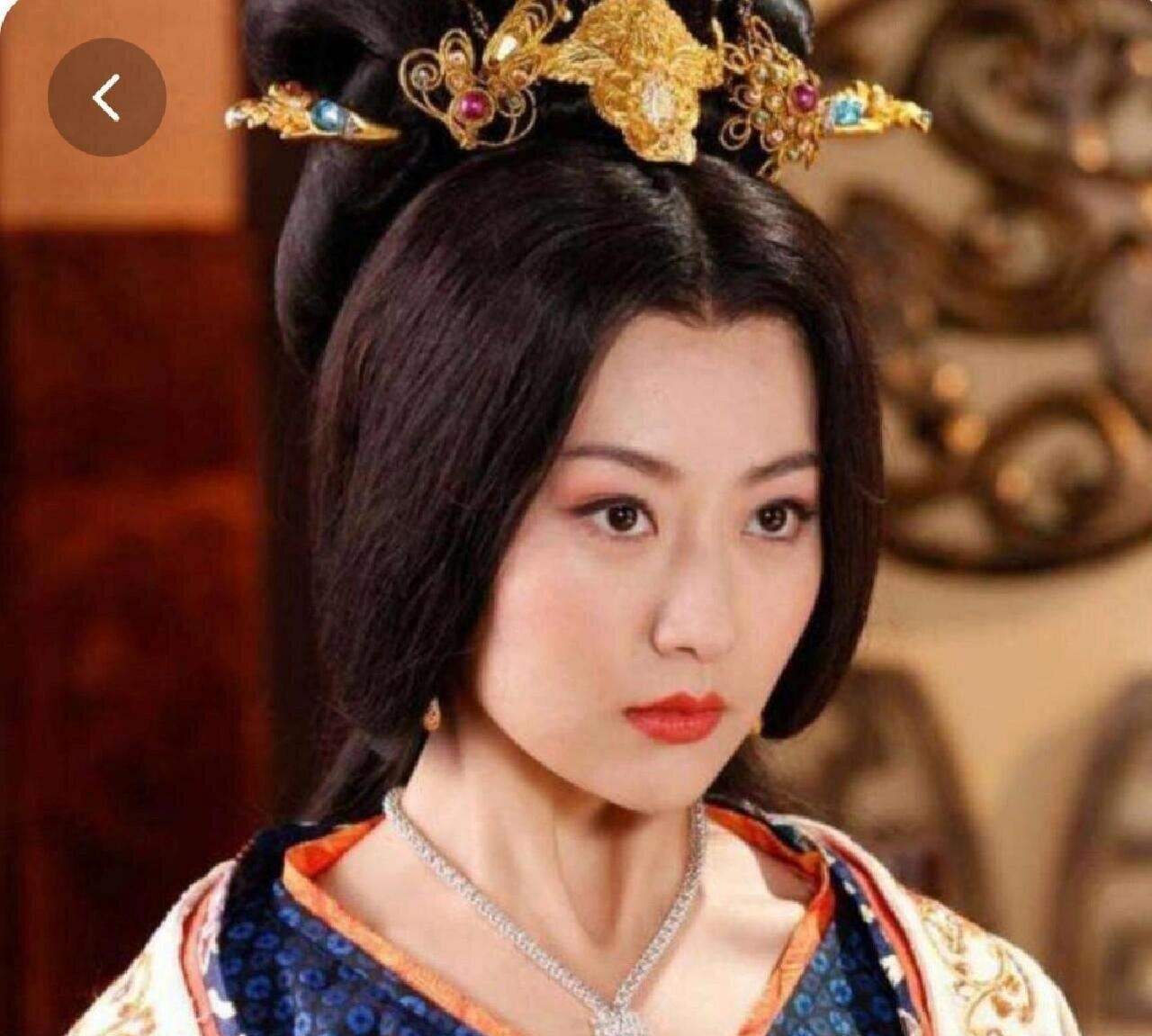 宇文化及带兵弑杀隋炀帝杨广后，看着楚楚动人的萧皇后，却下不去手了。618年4月