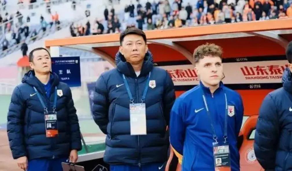 ⚽泰山队换帅，这个被嘲"只会说"的男人站出来了。韩鹏辞职。宿茂臻辞职。唐田