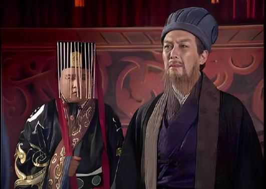 234年，诸葛亮病故，安汉将军李邈给刘禅呈上奏章：“诸葛亮死得好，全国应当大摆筵