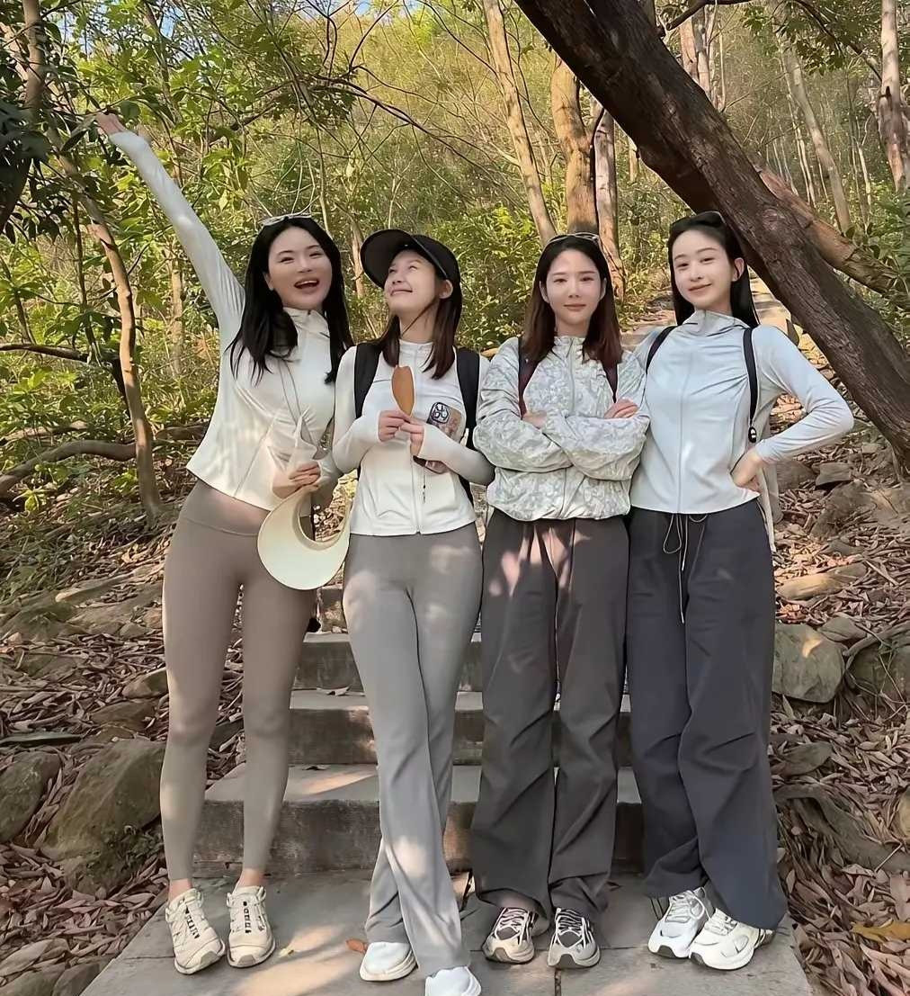 瑜伽裤比拼阔腿裤，哪个完胜