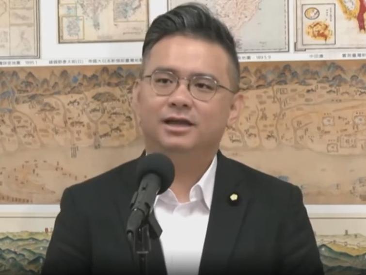 国民党立委黄健豪今天受访时表示，他们立委是韩国瑜的选民，他们都有投票给韩国瑜担任