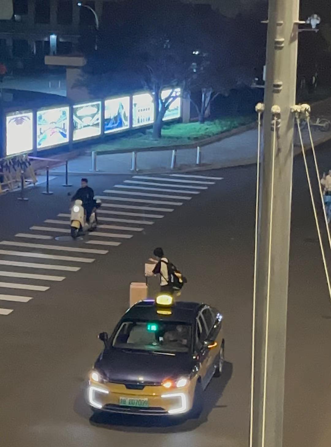 和家人团聚后蒯曼今日归队——备战北京大满贯9月17日，蒯曼从家赶到北京，正式