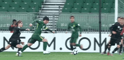 真“退役赛”了，就张稀哲这射门，已经超过国内百分之95的球员了吧🙄。国安这赛