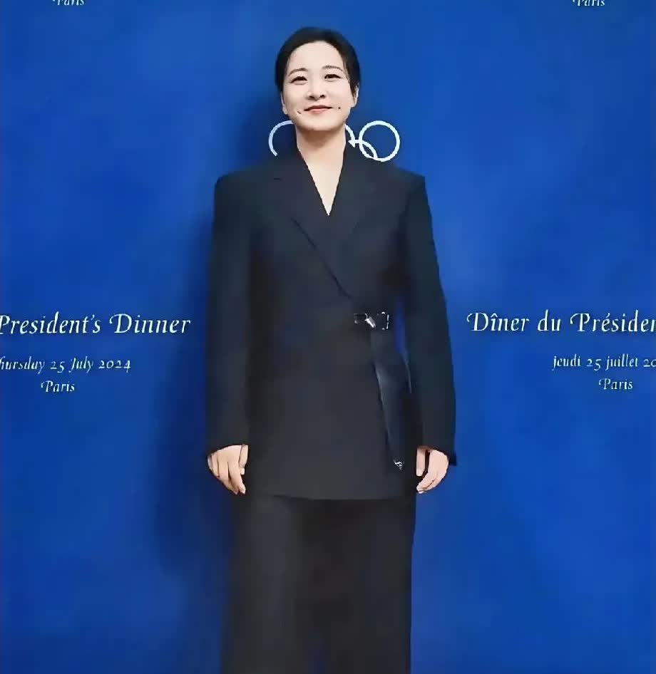 贾玲的消失，原因终于找到了应该学学吴君如的大度她最不应该的就是，钱赚够了