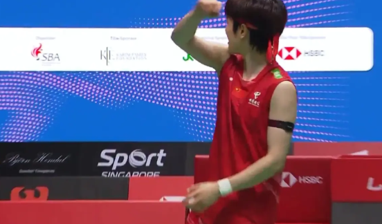 仙魔同体，王祉怡2-0李美妙，甩球拍后帮球迷捡球。今天是中国女单值得庆祝的日子