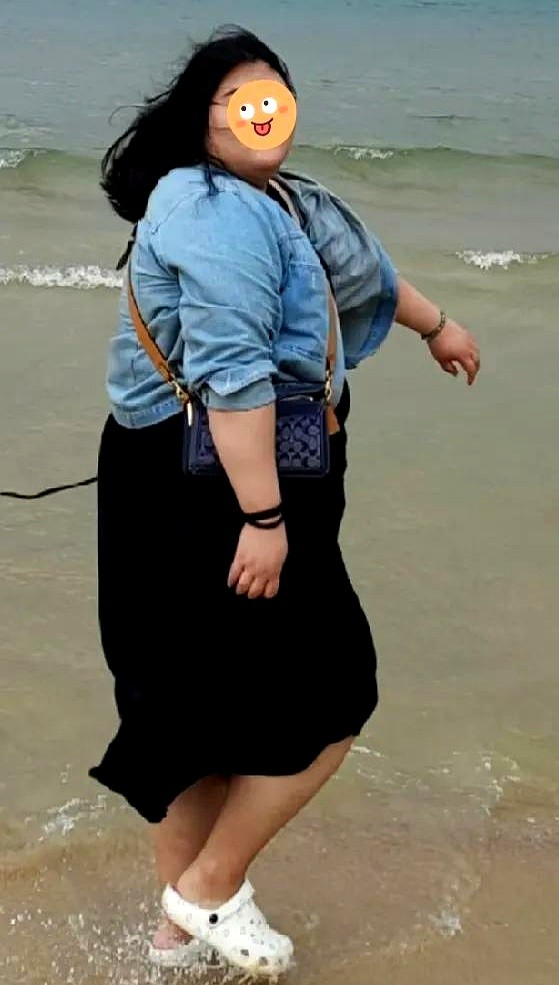 求助求助！妹妹家的外甥女上高中了，175高，200斤。一个女孩子，长成这