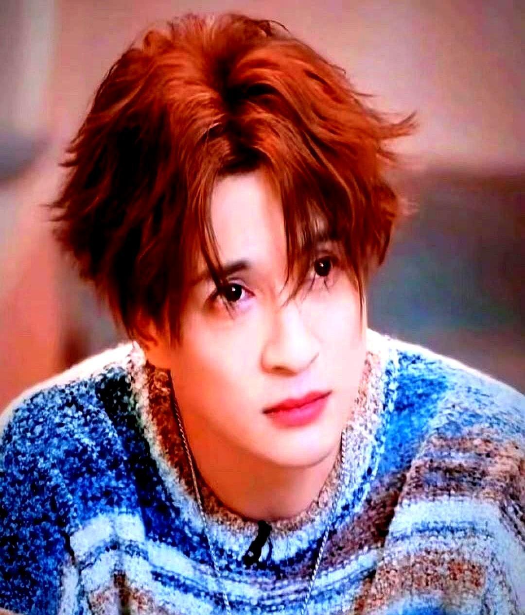 曾经剪光他所有镜头的《快乐大本营》，先停播了。早年没名气时他录过一期快本，