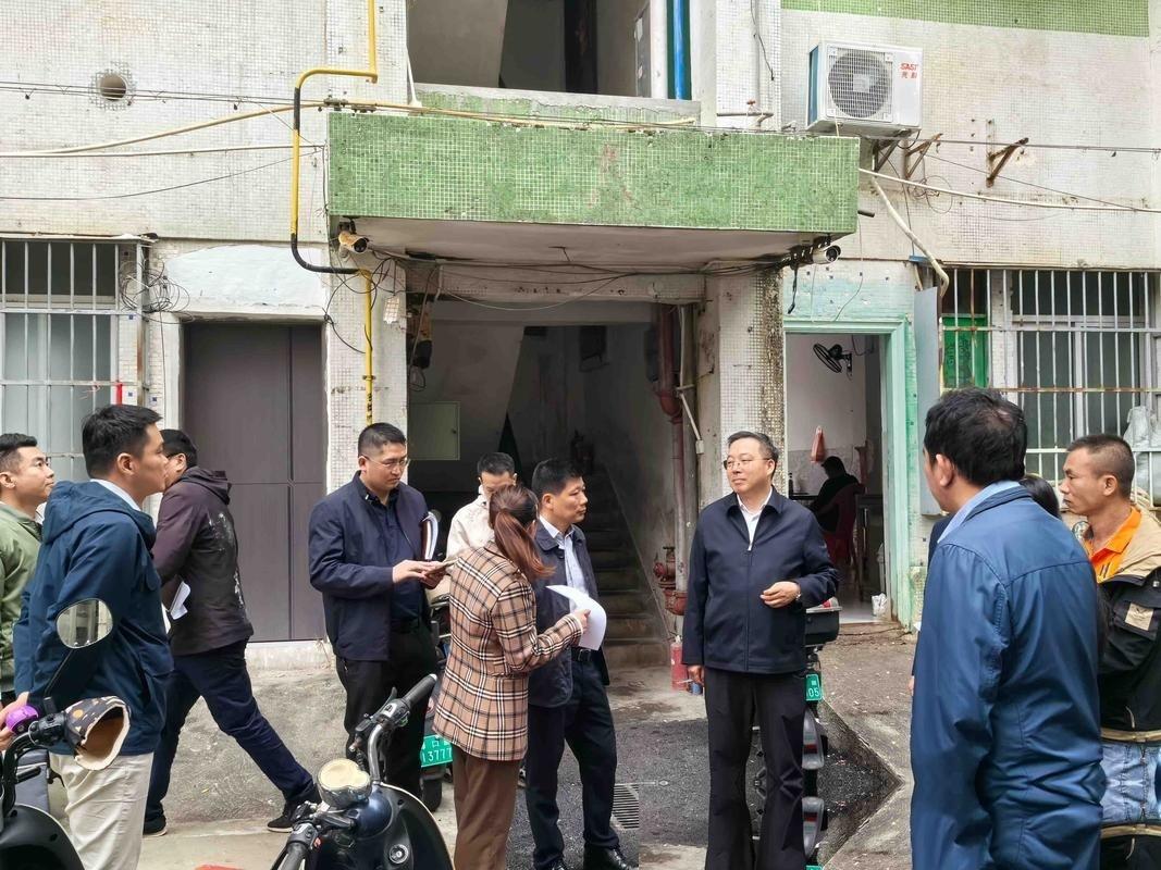 跑了几个老破小社区，听完住户们对房屋改造的真实想法，算是彻底长见识了。本来以为大