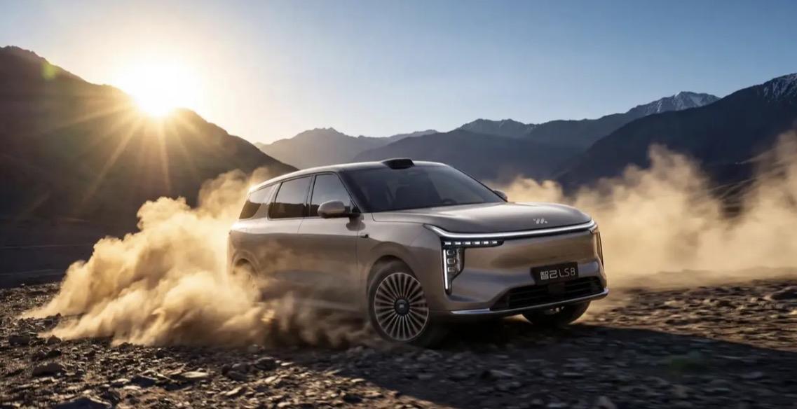 高人预测，2026年下半年将会发生：1、退休金将迎来22连涨，涨幅预计在2%