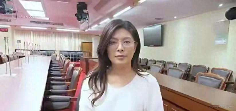 《“小算盘”彻底玩完！国台办早有预警，郑丽文“真面目”终被曝光》一句“大陆是