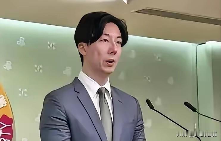 民进党发言人吴峥破防了五月二十日，吴峥当众说出心里话，直言自己心里特别烦躁。