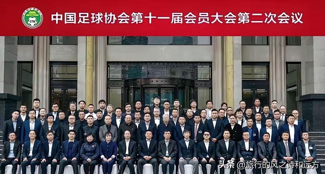 这两天两段视频揭露了前申花著名球员申思在青训时暴力殴打小球员的内容。我觉得我们现