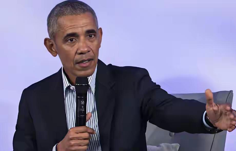 美国前总统奥巴马日前斥责特朗普时直言，“说实话，我们的国家和政策现在正处于一个相