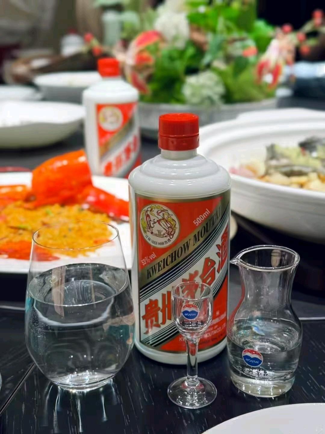 茅台镇人为哈啥很少喝飞天茅台？茅台镇本地人很少喝飞天茅台，并非所