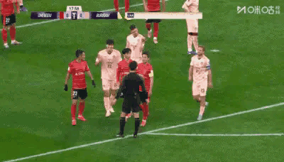 成都蓉城超级球星韦世豪的滑铲真是太精彩了！在今天进行的成都蓉城和武里南联的亚冠精