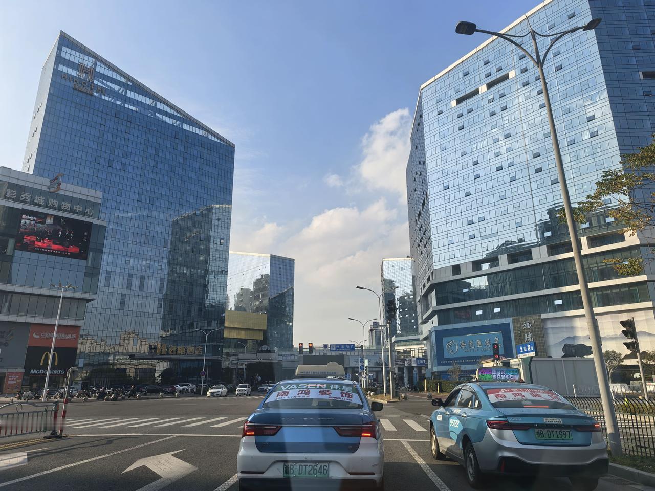 绝对的路边，绝对的随手拍！我都没下车