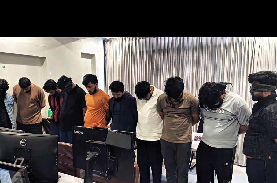 丢人丢到国外去了！严惩！最近​​巴基斯坦警察破获一家诈骗公司，逮捕33人，其中