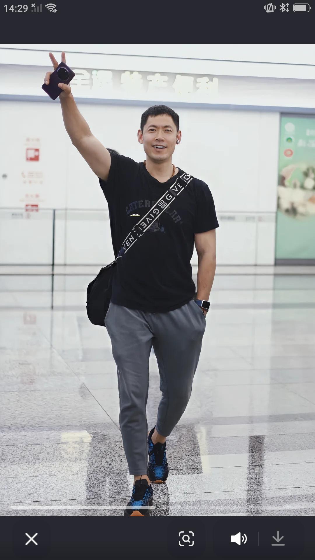 据京媒报道，昨天北控俱乐部官方宣布张庆鹏不再担任球队主教练，正式离任。自去年6月