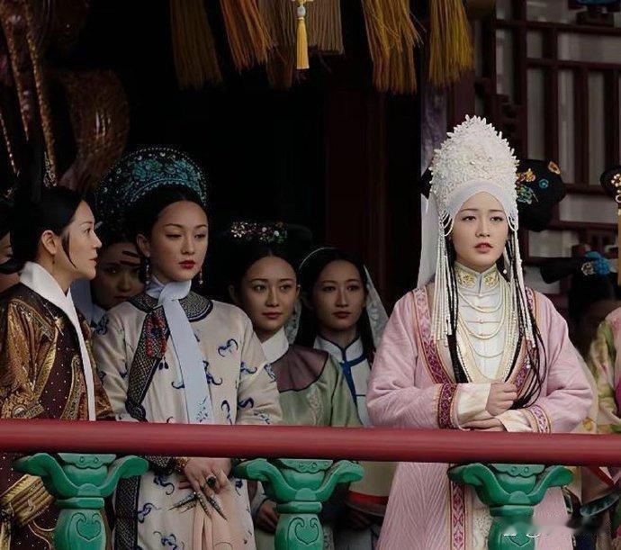 周迅这嫉妒的小眼神都快溢出屏幕了，虽然是演戏，但也太真实了…