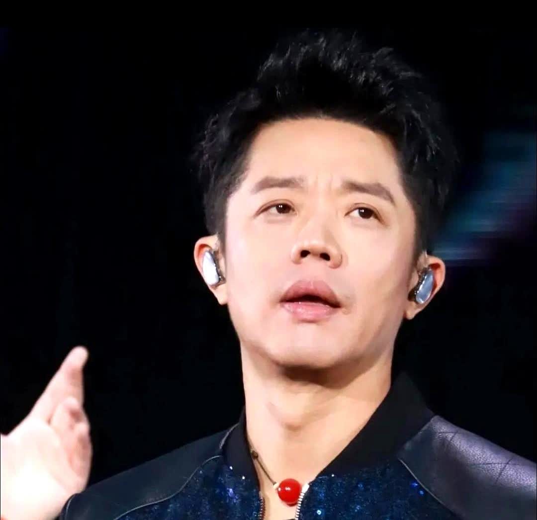 玲花没爱上曾毅，是有原因的。不是因为他不够帅、不够有魅力，也不是