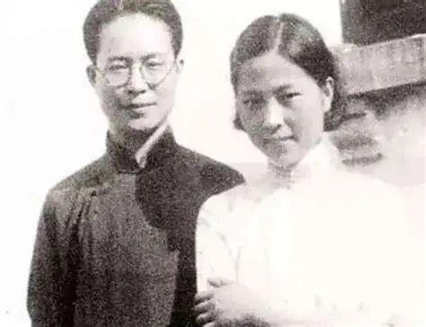 1929年,沈从文给自己的女学生张兆和写情书:“我爱你的灵魂,更爱你的肉体。”张