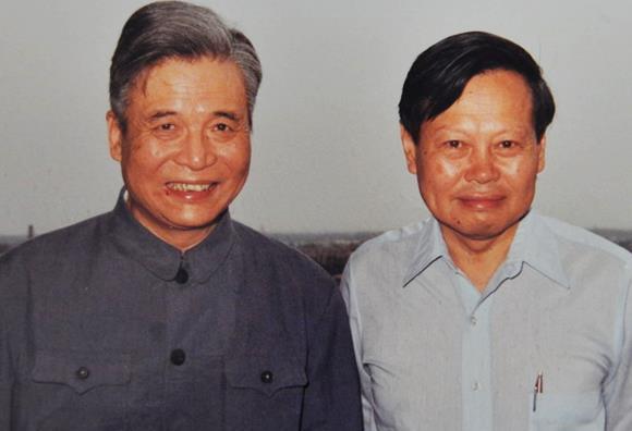 抛下妻儿隐姓埋名28年,只为给国家造出两弹,邓老一生有多伟大什么是国,什么是家