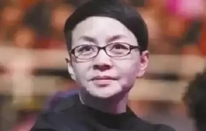 梁欢一篇长文，想把“第三者”的帽子摘掉。她说，和英达在一起时，对方与宋丹丹早已