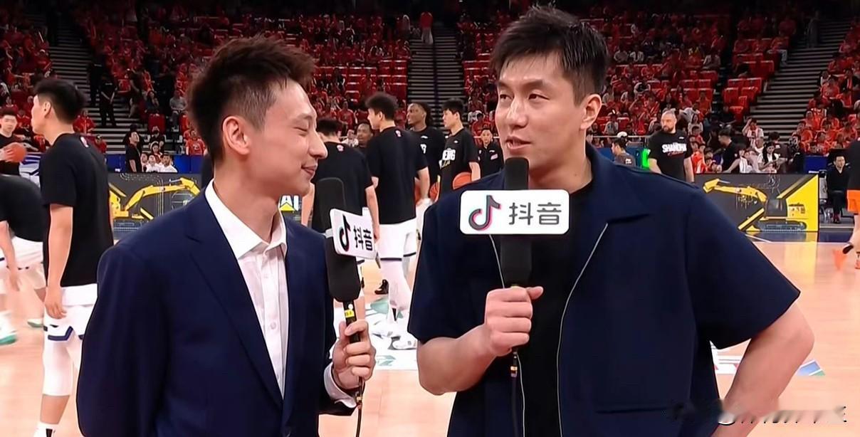 伦言伦语问：如何发挥张镇麟和弗格的经验和优势？郭艾伦：让他们上场[滑稽笑]问